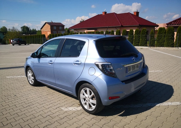 Toyota Yaris cena 37900 przebieg: 125000, rok produkcji 2013 z Stargard małe 154